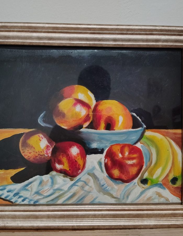 The Apple Are on the Plate – Still Life in Motion